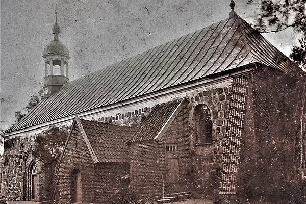 Bild von Außenaufgängen in Gutsstühle in der Kirche.