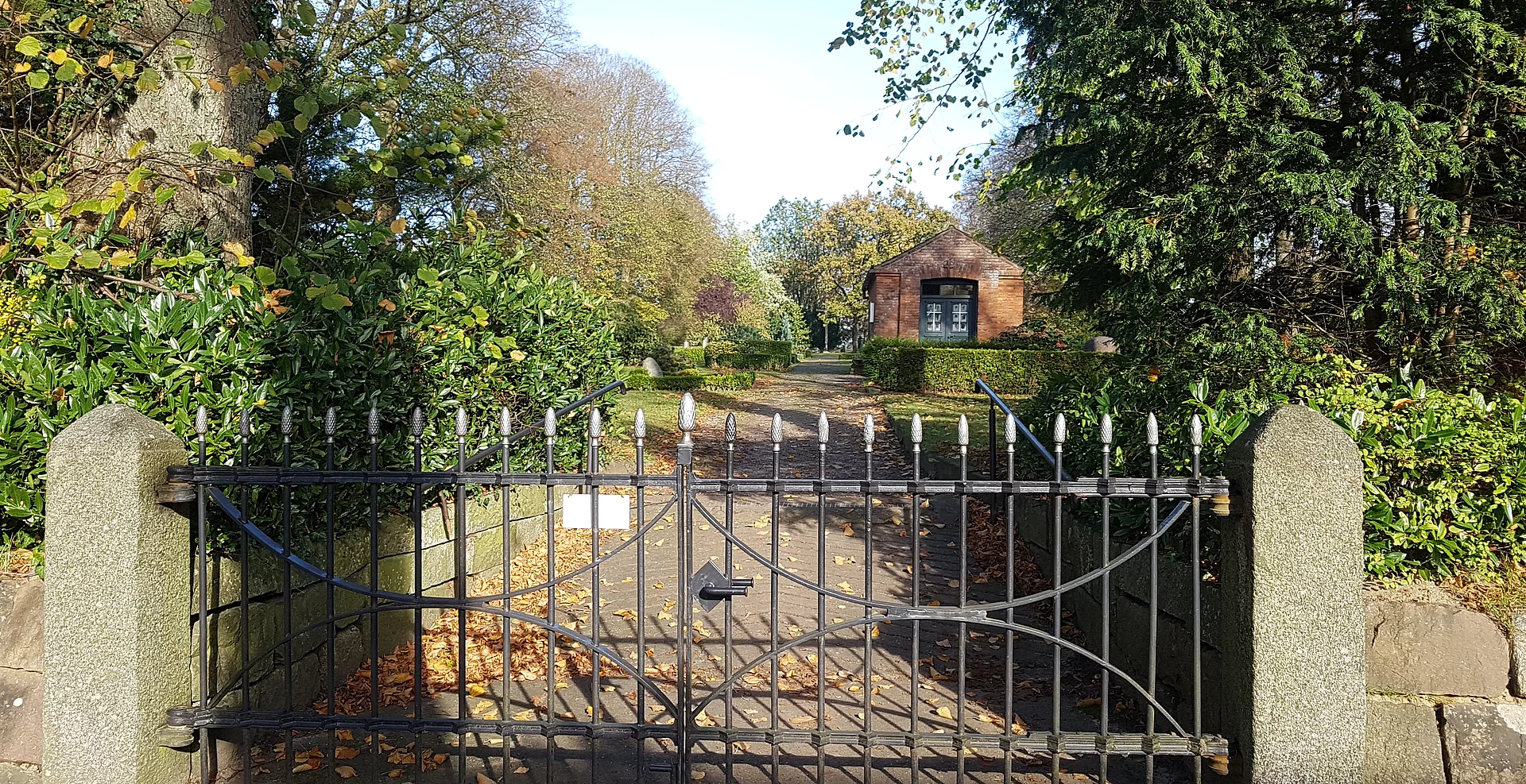 Eingang zum Friedhof Flemhude